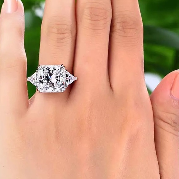 8ct Princess Cut Ring - Picture 7 of 13